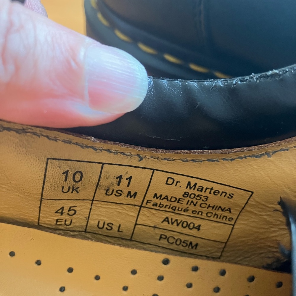 Dr. Martens Black Oxford Shoes Classic Leather Design - Picture 4 of 12